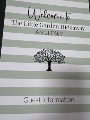 The Little Garden Hideaway With Stunning Sea Views And Garden Acomodação com café da manhã Holyhead Exterior foto